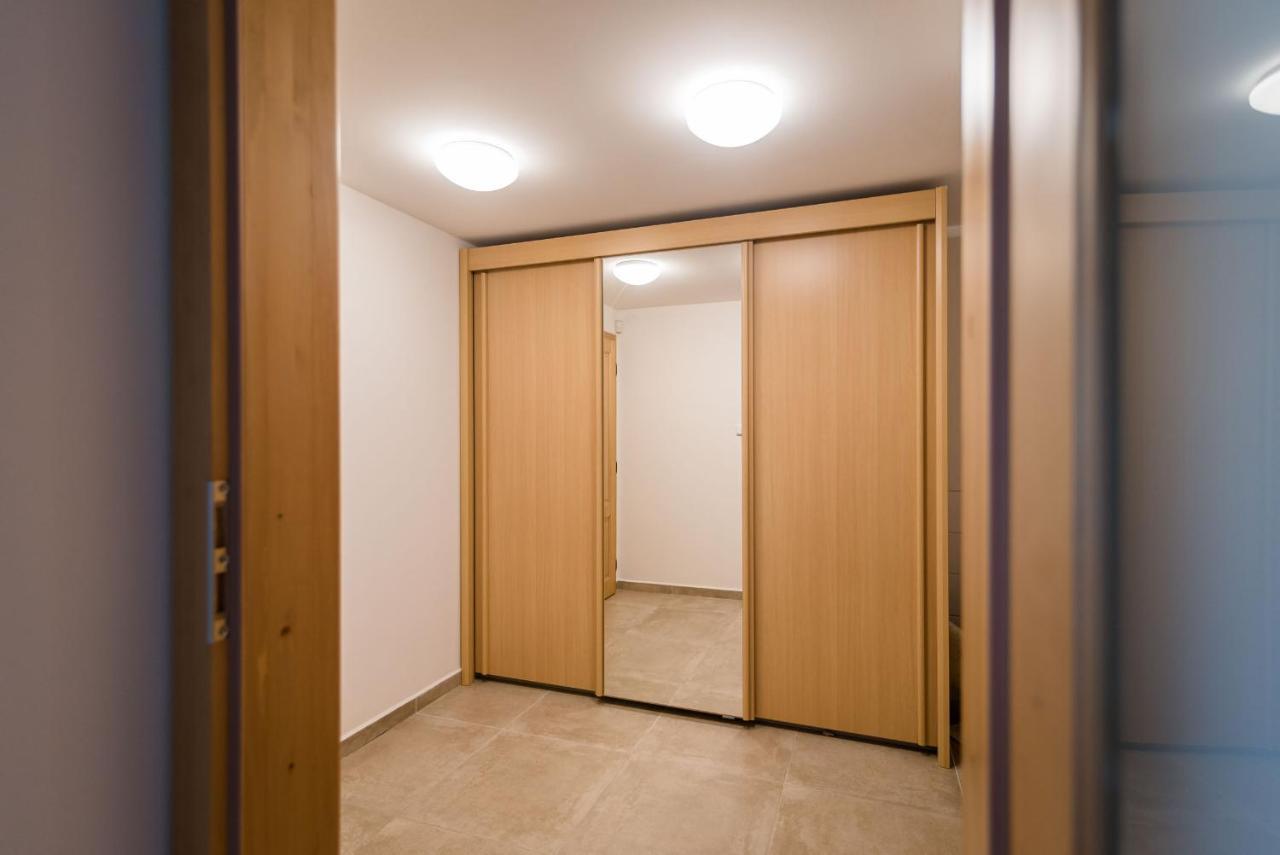 Ayni Apartman Semily Esterno foto